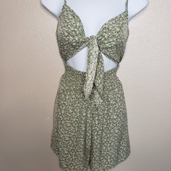 Hesperus Women's Summer Floral Romper Size Large - Picture 2 of 8